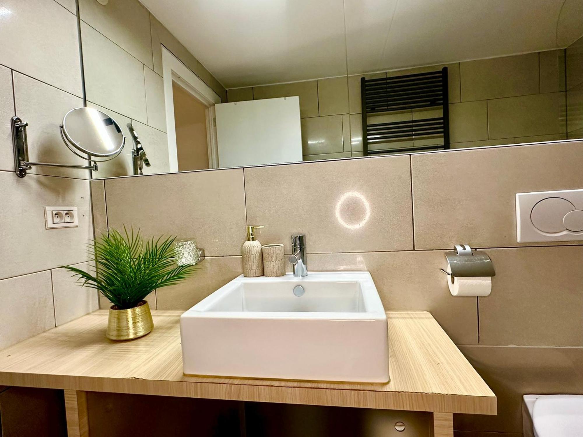 Luxury Suites Castel By Rikas Hotels Antwerpia Zewnętrze zdjęcie